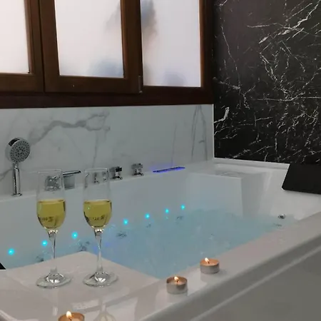 Escapada Jacuzzi Junto Catedral شقة *